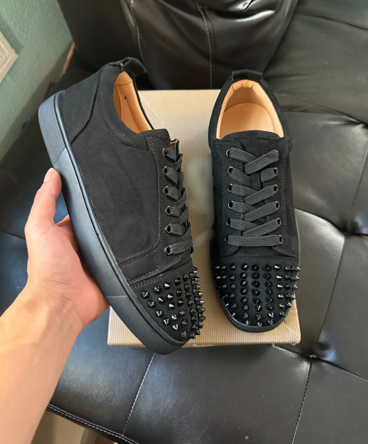 Black spikes